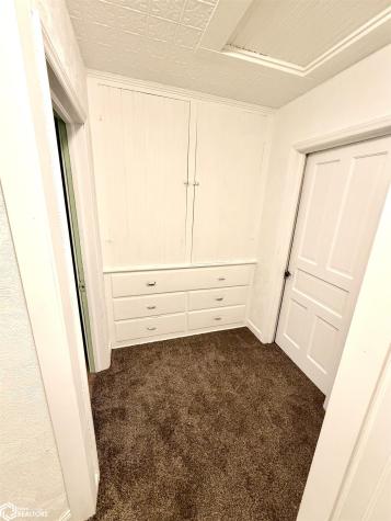 212 12th Street NW Mason City IA 50401