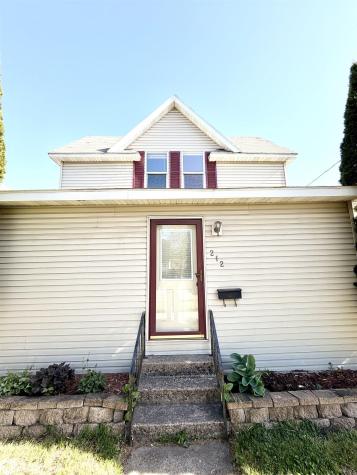 212 12th Street NW Mason City IA 50401