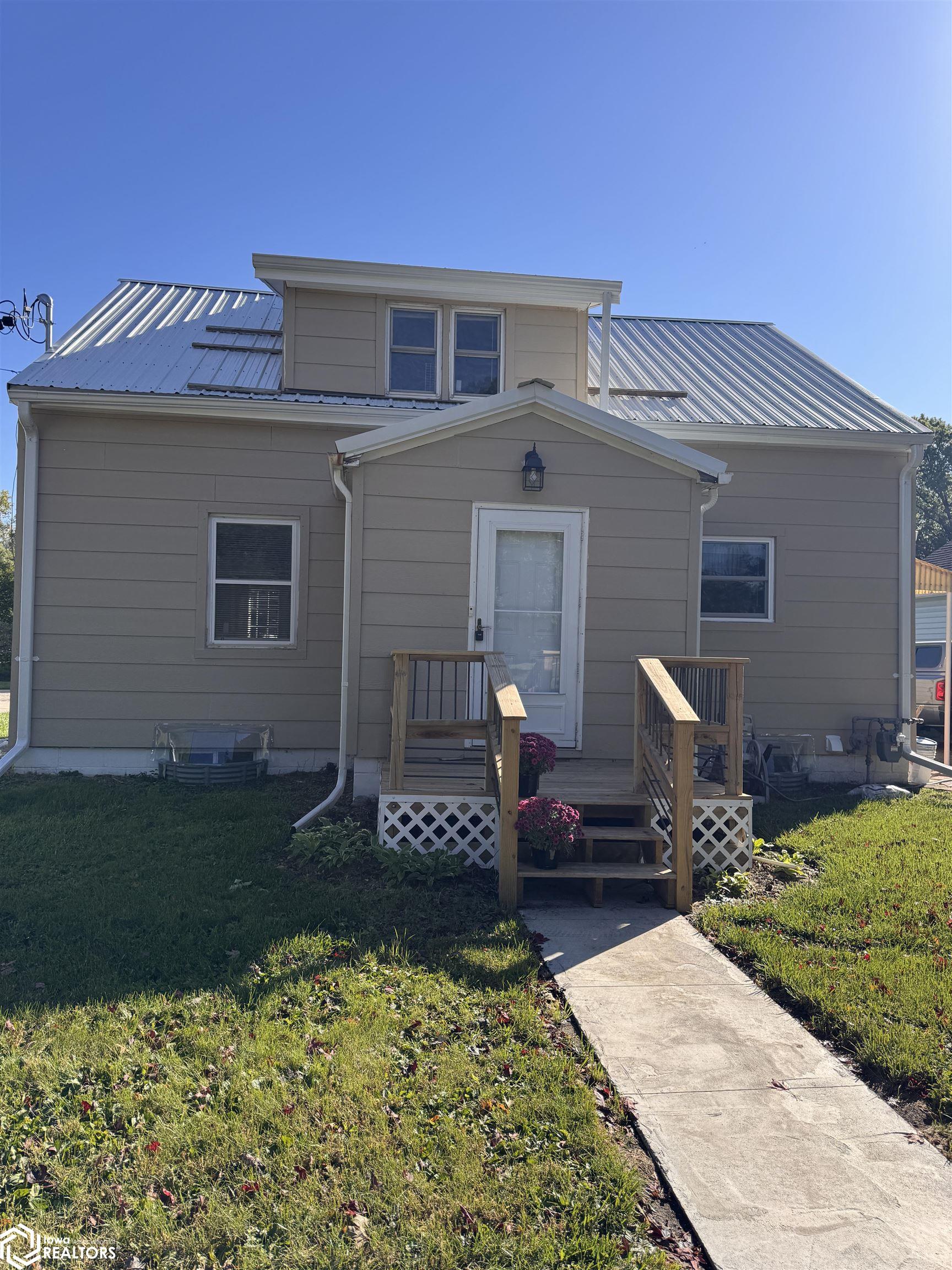 1806 Custer Street Iowa Falls IA 50126