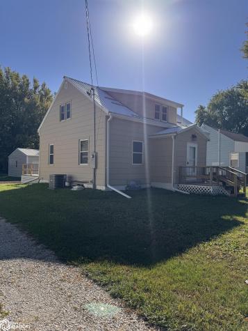 1806 Custer Street Iowa Falls IA 50126
