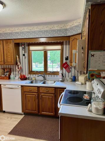 620 Maple Lane Clarion IA 50525