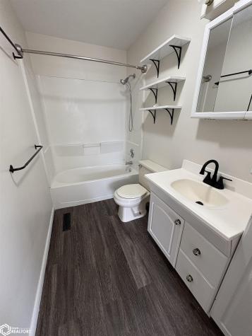 209 2nd Street SW Hampton IA 50441