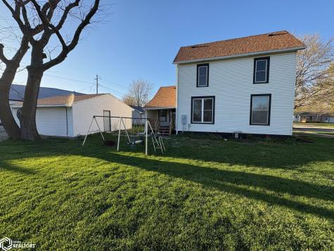 209 2nd Street SW Hampton IA 50441