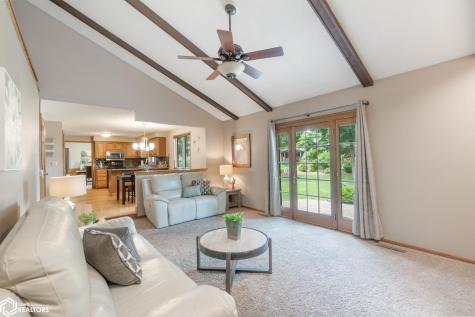 5 Quarry Road Mason City IA 50401