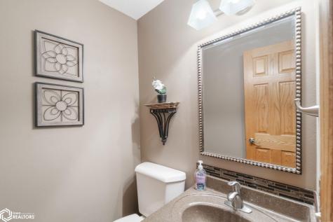 5 Quarry Road Mason City IA 50401