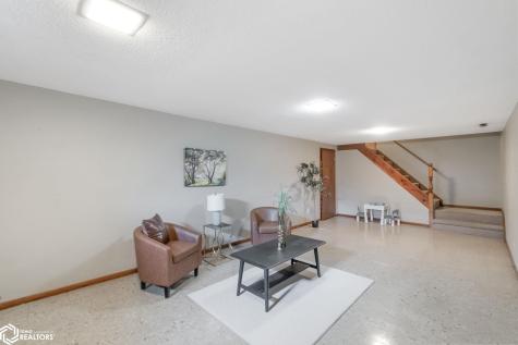5 Quarry Road Mason City IA 50401