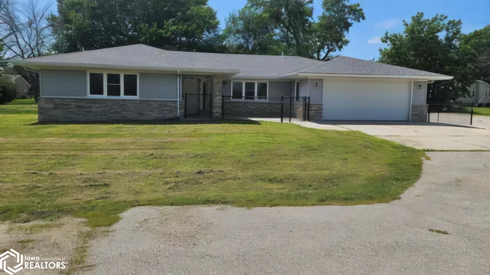 1000 1st Street SE Clarion IA 50525