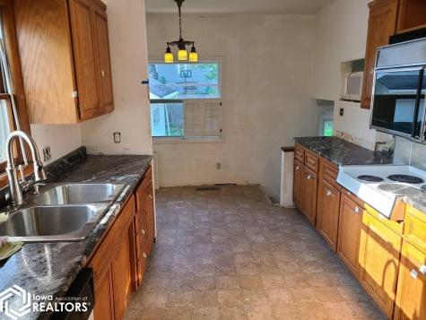 1025 2nd Street NW Mason City IA 50401