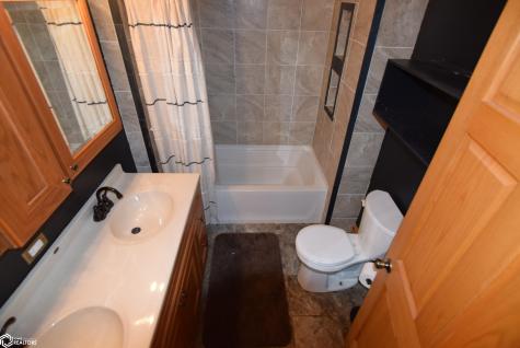 219 8th Avenue SE Clarion IA 50525