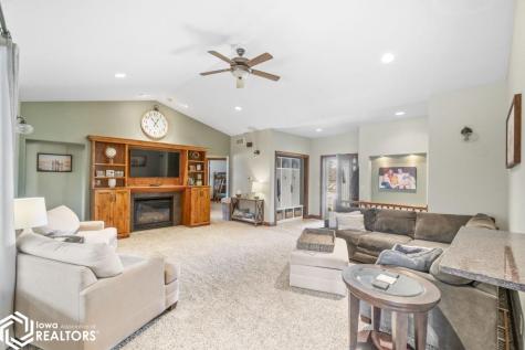 125 Boulder Road Mason City IA 50401