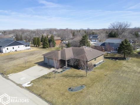 125 Boulder Road Mason City IA 50401