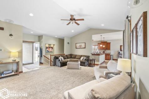 125 Boulder Road Mason City IA 50401