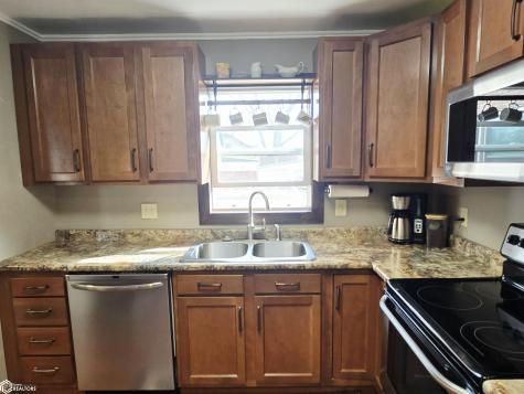 590 Allen Avenue Garner IA 50438