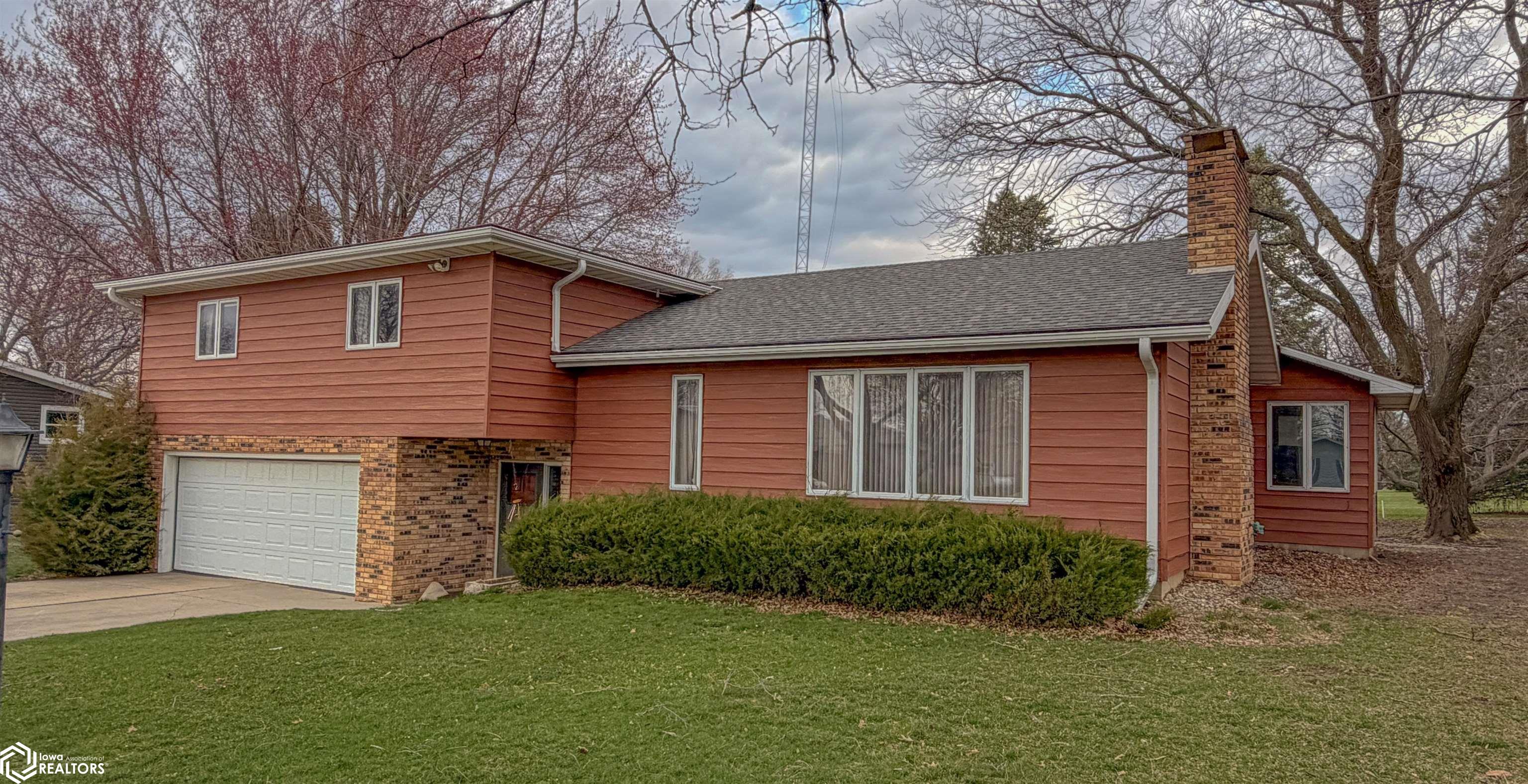 1665 Dorell Drive Hampton IA 50441