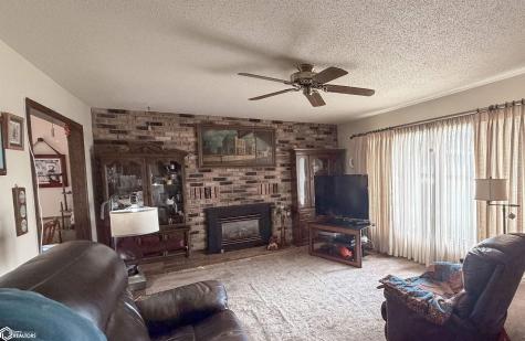 1665 Dorell Drive Hampton IA 50441
