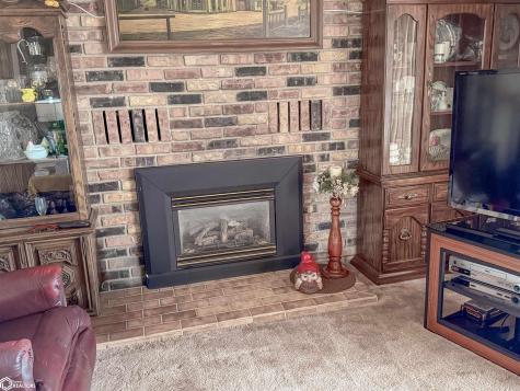 1665 Dorell Drive Hampton IA 50441