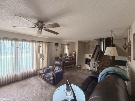 1665 Dorell Drive Hampton IA 50441
