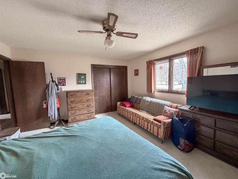 1665 Dorell Drive Hampton IA 50441