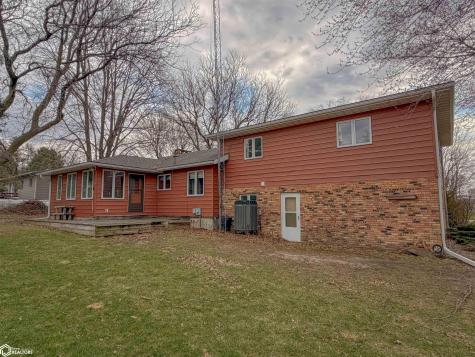 1665 Dorell Drive Hampton IA 50441