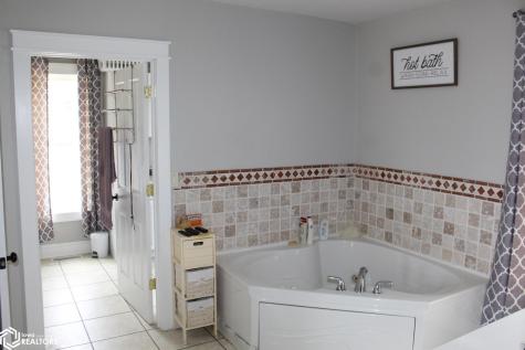 419 S 8th Street Osage IA 50461