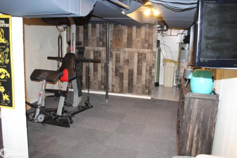 419 S 8th Street Osage IA 50461