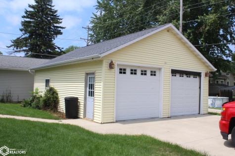 419 S 8th Street Osage IA 50461