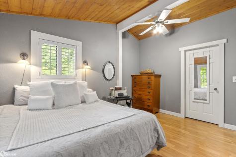 1810 W 7th Avenue N Clear Lake IA 50428