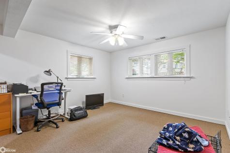 1810 W 7th Avenue N Clear Lake IA 50428