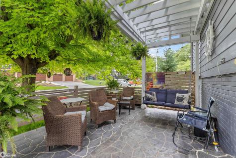 1810 W 7th Avenue N Clear Lake IA 50428