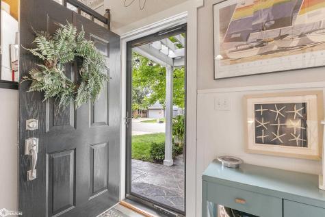 1810 W 7th Avenue N Clear Lake IA 50428