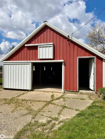 2711 Dows Williams Road Dows IA 50071