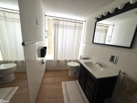 1104 3rd Avenue S Clear Lake IA 50428