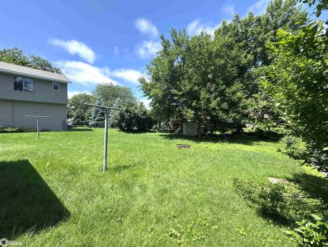 1104 3rd Avenue S Clear Lake IA 50428