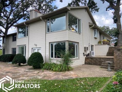 601 19th Street W Clear Lake IA 50428