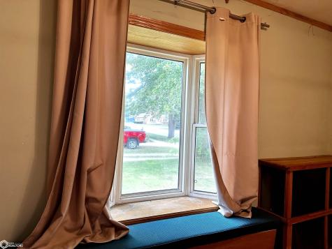 136 3rd Street SE Britt IA 50423