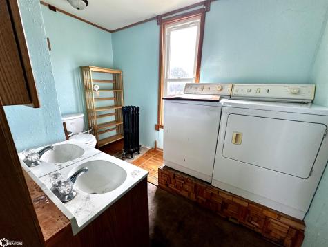 136 3rd Street SE Britt IA 50423