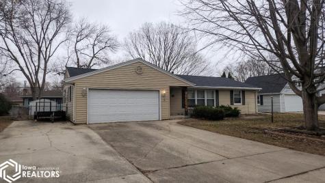 15 Lakeview Drive Mason City IA 50401