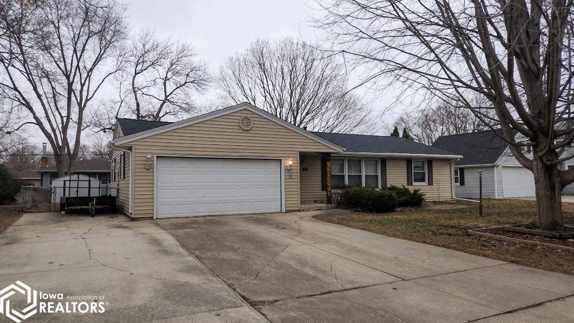 15 Lakeview Drive Mason City IA 50401