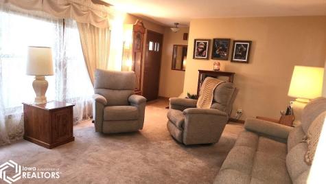 15 Lakeview Drive Mason City IA 50401
