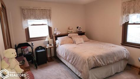 15 Lakeview Drive Mason City IA 50401