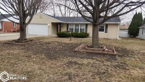 15 Lakeview Drive Mason City IA 50401