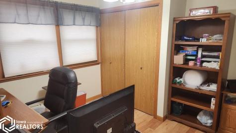15 Lakeview Drive Mason City IA 50401