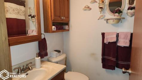 15 Lakeview Drive Mason City IA 50401