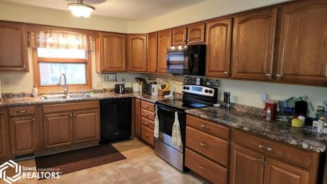15 Lakeview Drive Mason City IA 50401