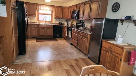 15 Lakeview Drive Mason City IA 50401