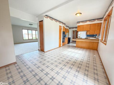 1330 Sunset Drive Hampton IA 50441