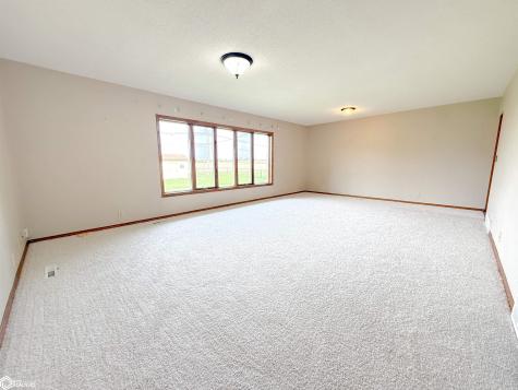 1330 Sunset Drive Hampton IA 50441