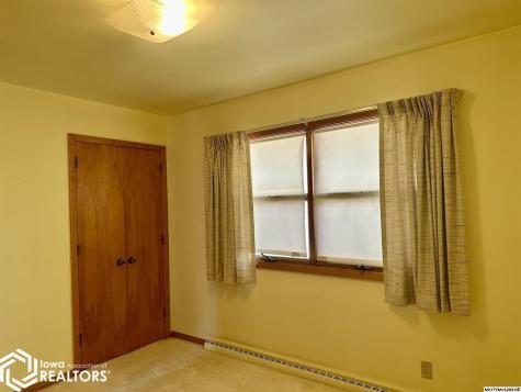 810 6th Avenue N Northwood IA 50459