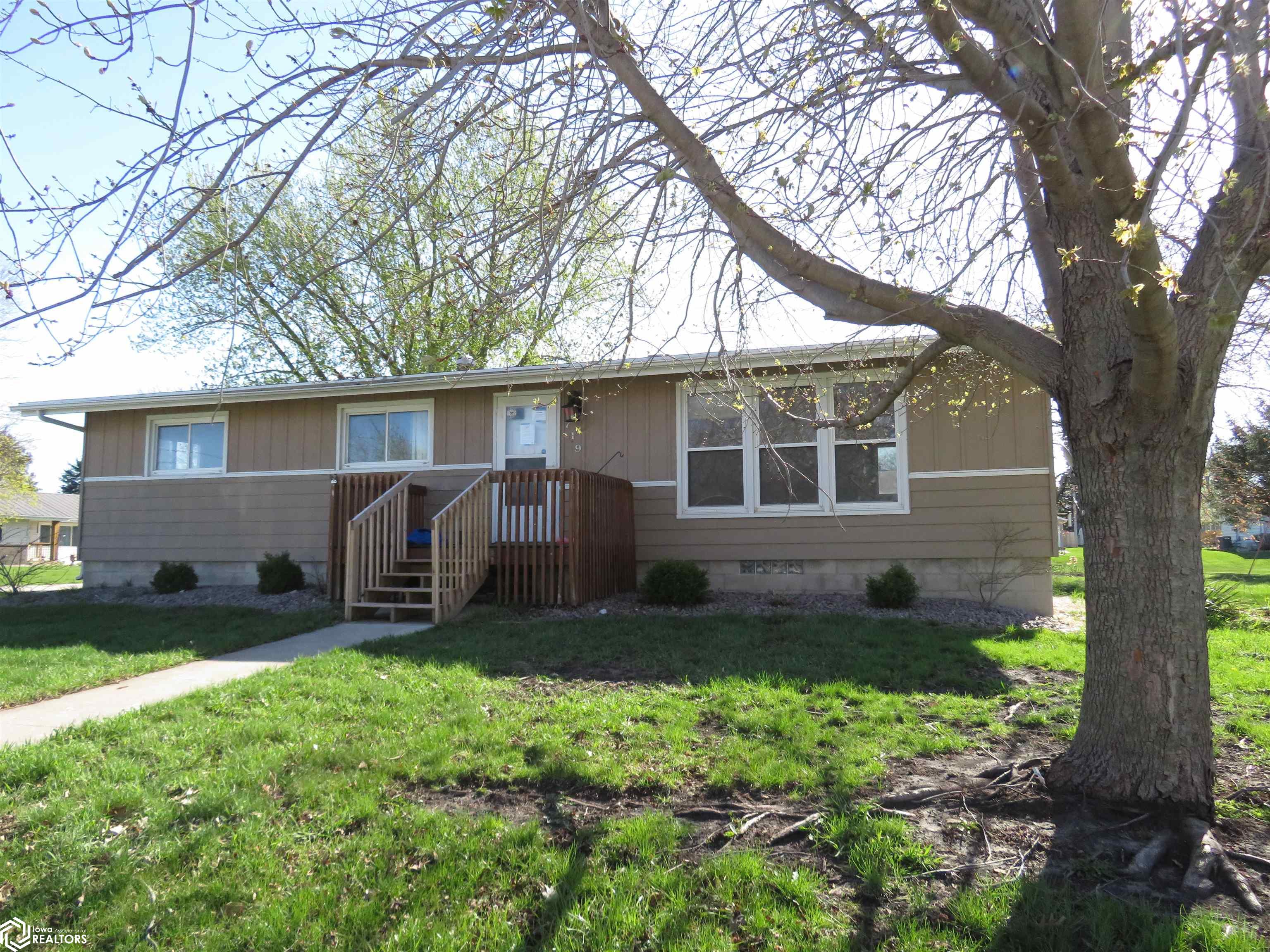719 3rd Street NE Clarion IA 50525