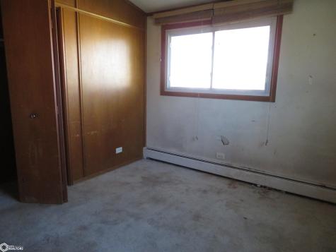 719 3rd Street NE Clarion IA 50525
